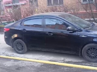 2015 Kia Rio III Рестайлинг, чёрный, 950000 рублей, вид 2