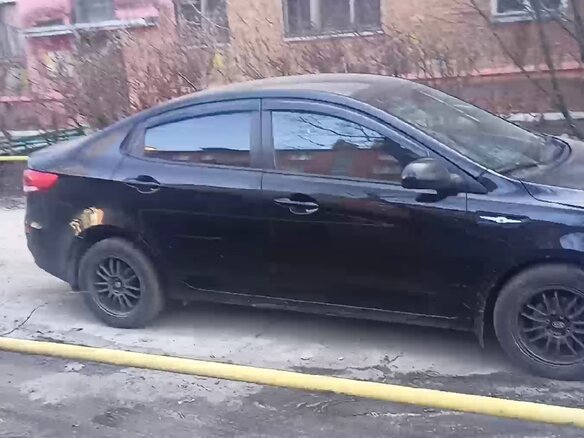 2015 Kia Rio III Рестайлинг, чёрный, 950000 рублей - вид 1
