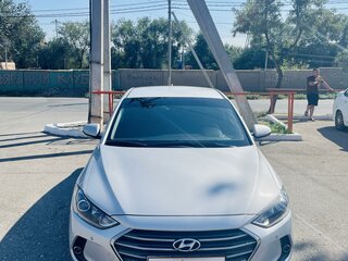 2017 Hyundai Elantra VI (AD), серебристый, 1900000 рублей, вид 2