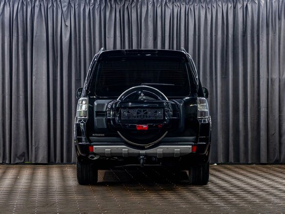 2014 Mitsubishi Pajero IV Рестайлинг 1, чёрный, 1765000 рублей - вид 4