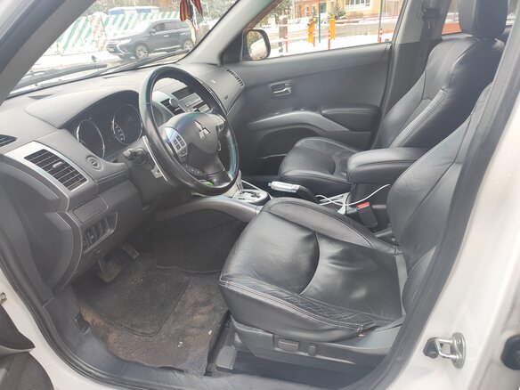 2007 Mitsubishi Outlander II, белый, 850000 рублей - вид 6