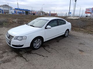 2005 Volkswagen Passat B6, белый, 300000 рублей, вид 3