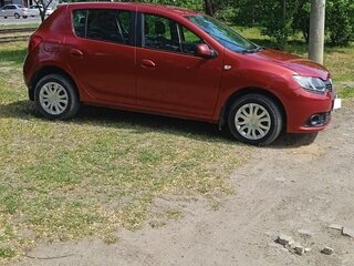 2014 Renault Sandero II, красный, 700000 рублей, вид 4