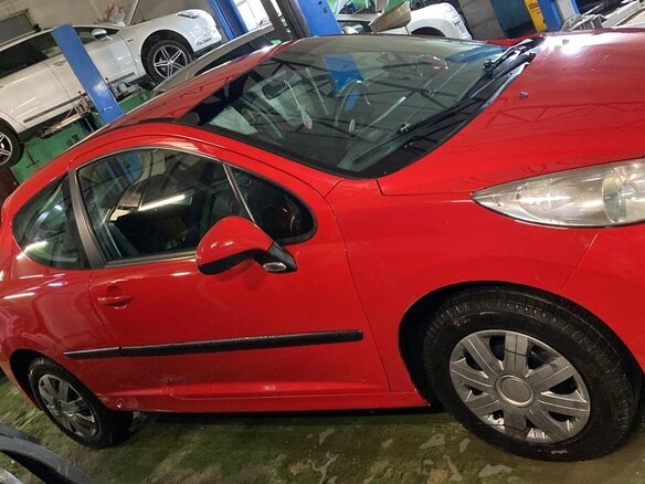 2008 Peugeot 207 I, красный, 590000 рублей - вид 4