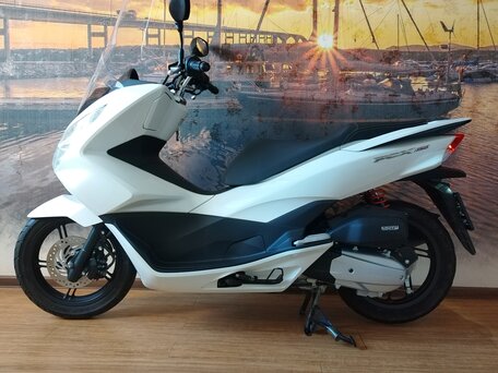 2017 Honda PCX 150, белый, 369000 рублей, вид 1