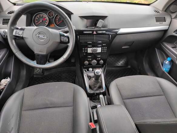 2007 Opel Astra H Рестайлинг, чёрный - вид 2