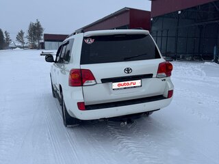 2012 Toyota Land Cruiser 200 Series, белый, 3000000 рублей, вид 3