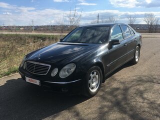 2002 Mercedes-Benz E-Класс 220 III (W211, S211), чёрный, 650000 рублей, вид 1