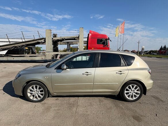 2008 Mazda 3 I (BK) Рестайлинг, золотистый, 750000 рублей - вид 3