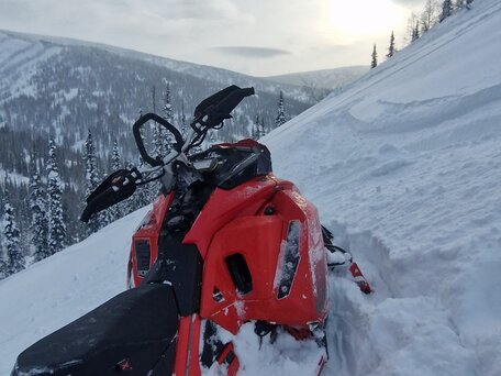 2019 BRP Ski-Doo Summit 850, красный, 1390000 рублей, вид 3