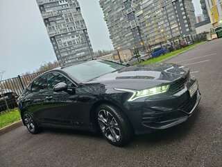 2021 Kia K5 III, чёрный, 2900000 рублей, вид 1