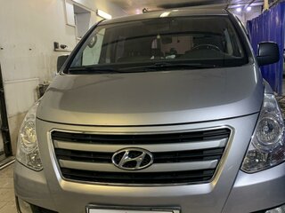 2016 Hyundai Grand Starex I Рестайлинг, серебристый, 2150000 рублей, вид 2