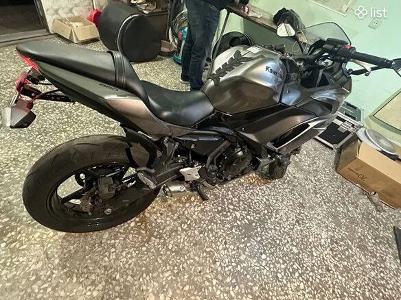 2020 Kawasaki Ninja 650, серебристый, 710750 рублей