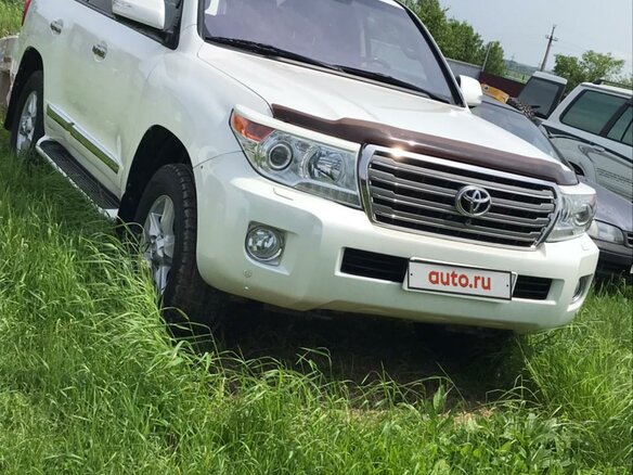 2013 Toyota Land Cruiser 200 Series Рестайлинг 1, белый, 5900000 рублей - вид 2