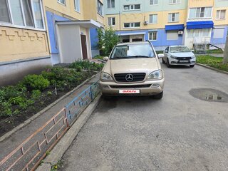 2004 Mercedes-Benz M-Класс 350 I (W163) Рестайлинг, жёлтый, 720000 рублей, вид 3