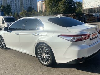 2020 Toyota Camry VIII (XV70), белый, 2750000 рублей, вид 2