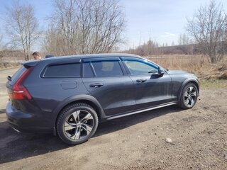 2019 Volvo V60 Cross Country II, серый, 3200000 рублей, вид 3