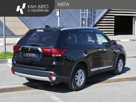 2018 Mitsubishi Outlander III Рестайлинг 2, чёрный, 1678000 рублей, вид 2