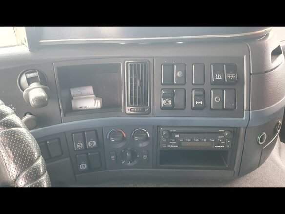 2008 Volvo FM, красный, 4900000 рублей - вид 9