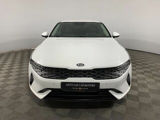 2020 Kia K5 III, белый, 2100000 рублей, вид 1
