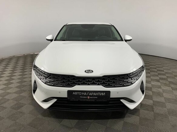 2020 Kia K5 III, белый, 2100000 рублей
