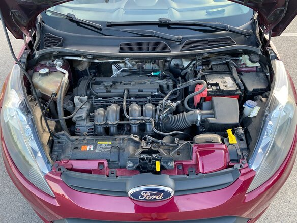 2009 Ford Fiesta Mk6, красный, 850000 рублей - вид 10