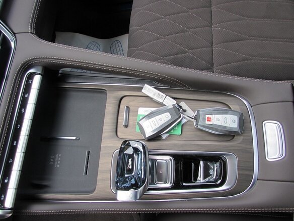 2026 Geely Monjaro (Xingyue L) I Рестайлинг 2 (China Market), чёрный, 4190000 рублей - вид 8