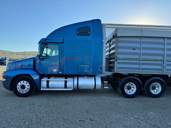 2003 Freightliner Century Class, синий, 2700000 рублей - вид 1