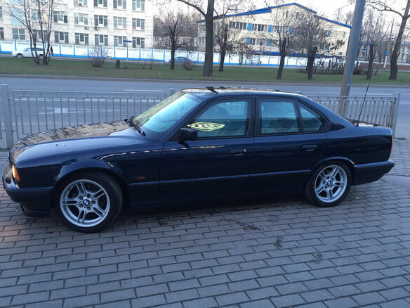 1995 BMW 5 серии 540i III (E34), синий