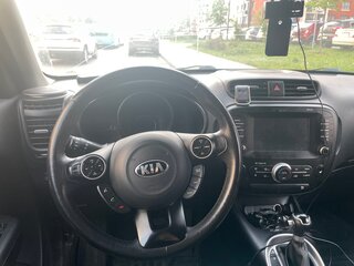 2017 Kia Soul II Рестайлинг, красный, 1300000 рублей, вид 5
