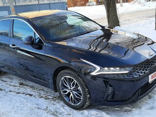2020 Kia K5 III, чёрный, 3200000 рублей, вид 1