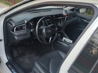 2021 Toyota Camry VIII (XV70), белый, 3000000 рублей, вид 4