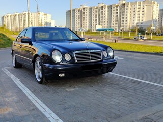 1998 Mercedes-Benz E-Класс 300 II (W210, S210), синий, 950000 рублей, вид 2