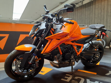 2024 KTM 1390 Super Duke R Evo, оранжевый, 2300000 рублей, вид 5