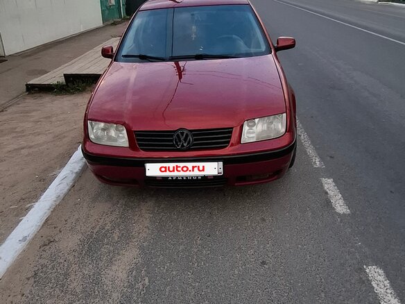 1999 Volkswagen Bora I, красный, 550000 рублей