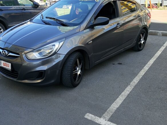 2011 Hyundai Solaris I, серый, 700000 рублей - вид 1