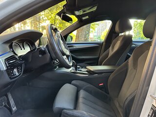 2019 BMW 5 серии 520i VII (G30/G31/G38), белый, 3000000 рублей, вид 5