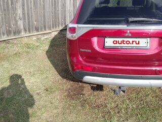 2014 Mitsubishi Outlander III Рестайлинг, красный, 1600000 рублей, вид 3