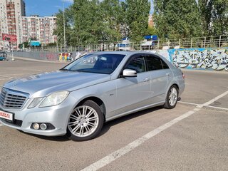 2009 Mercedes-Benz E-Класс 220 5G-Tronic IV (W212, S212, C207), серебристый, 1690000 рублей, вид 3