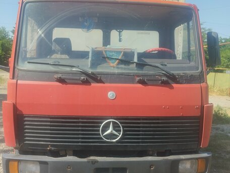 1988 Mercedes-Benz 814, красный, 650000 рублей, вид 3