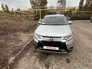 2019 Mitsubishi Outlander III Рестайлинг 3, серый, 1900000 рублей, вид 1