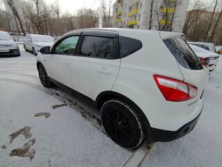 2011 Nissan Qashqai I Рестайлинг, белый, 900000 рублей, вид 4
