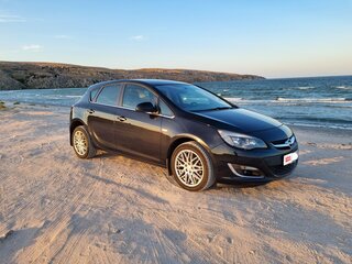 2013 Opel Astra J Рестайлинг, чёрный, 950000 рублей, вид 4