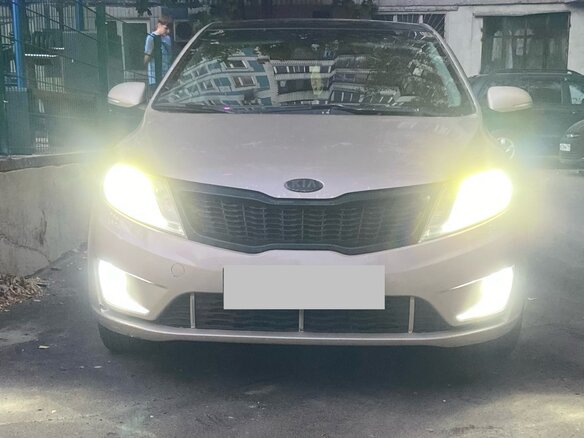 2013 Kia Rio 4-speed III, бежевый, 930000 рублей - вид 5