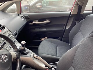 2008 Toyota Auris I, красный, 750000 рублей, вид 3