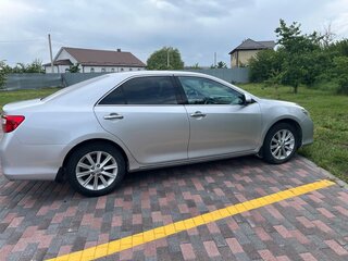 2013 Toyota Camry VII (XV50), серебристый, 2080000 рублей, вид 4