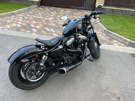 2010 Harley-Davidson Sportster 1200, чёрный, 1200000 рублей, вид 3