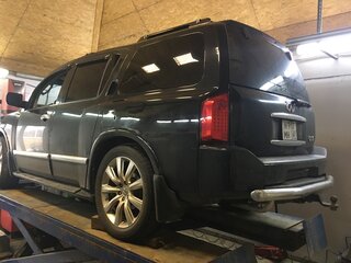 2005 Infiniti QX56 I, чёрный, 1300000 рублей, вид 3