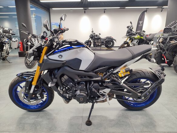 2019 Yamaha MT-09 (FZ-09), серый, 949500 рублей - вид 1