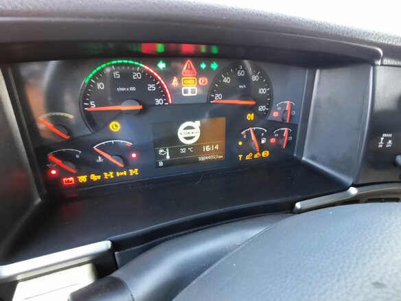 2012 Volvo FM, зелёный, 3099000 рублей - вид 7